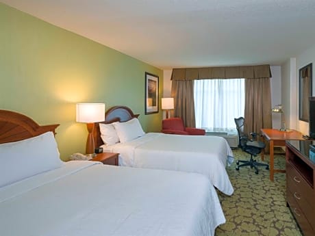 2 Queen Suite Hearing Accessible