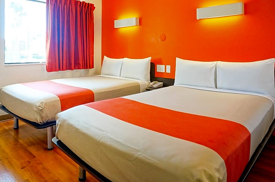 Motel 6-Carlsbad, CA Beach