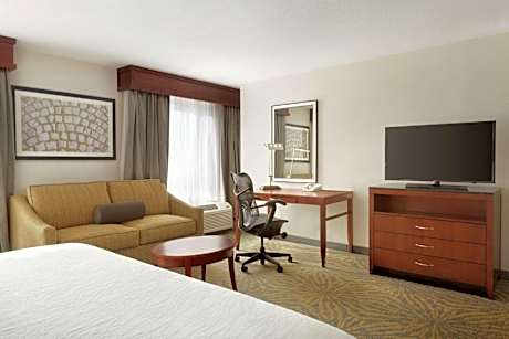 King Room with Accessible Tub - Mobility Access