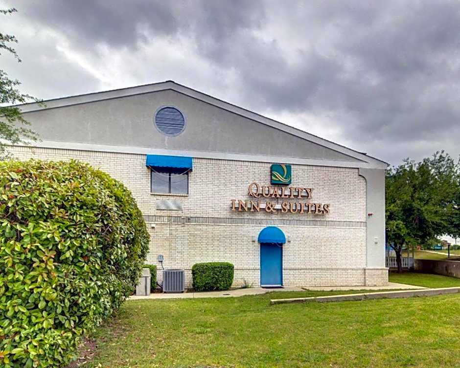Quality Inn & Suites Grand Prairie