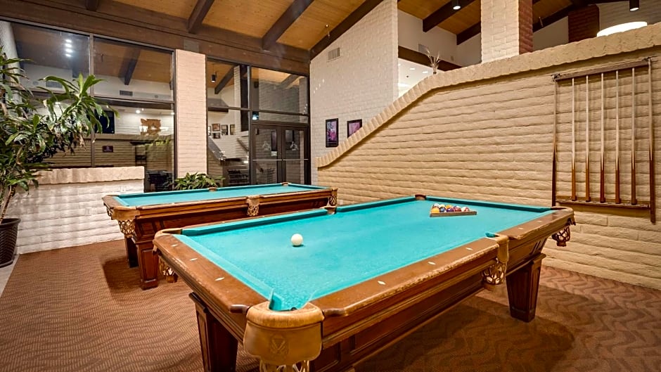 Best Western Plus Arroyo Roble Hotel & Creekside Villas