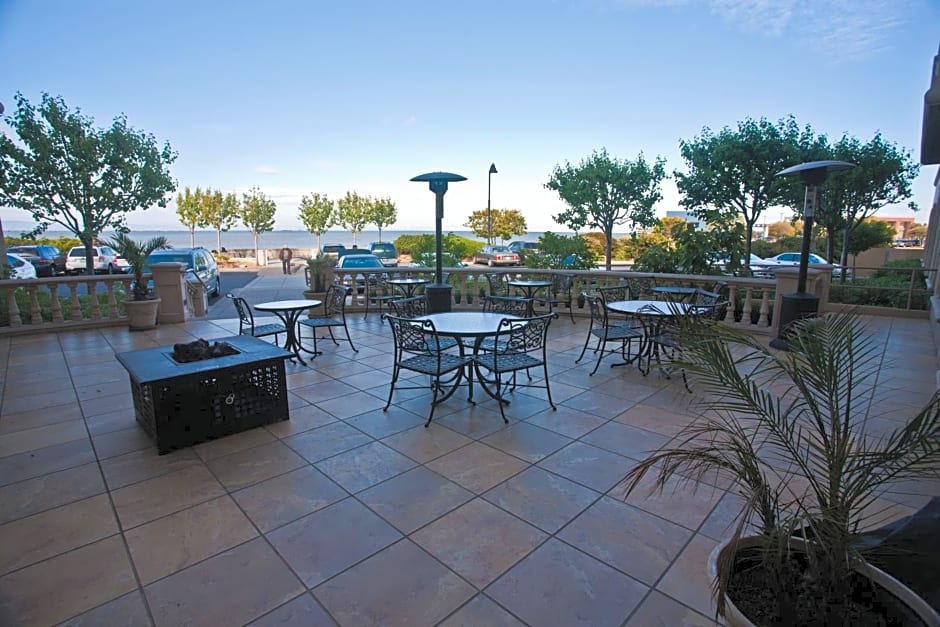 Bay Landing Hotel