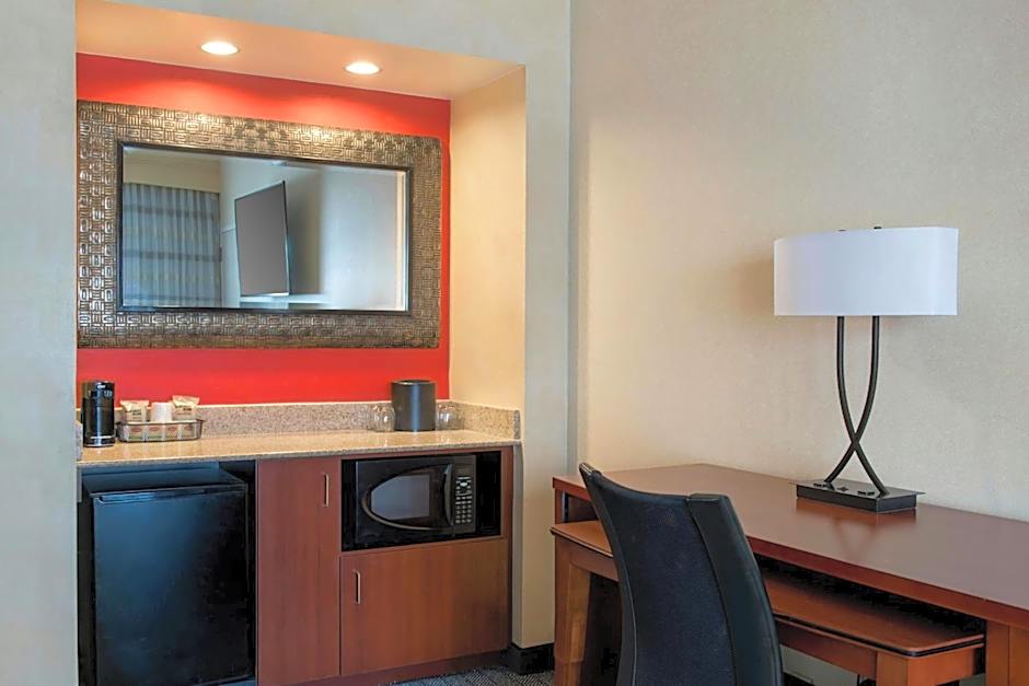 Courtyard by Marriott Mt. Laurel Cherry Hill