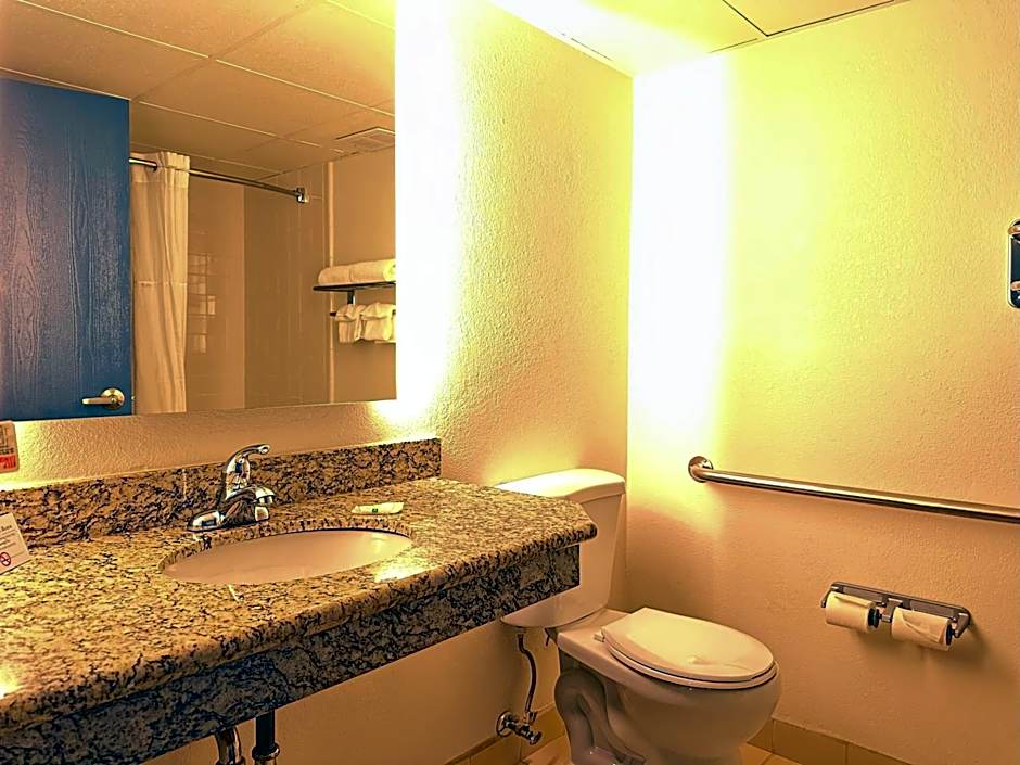 Quality Inn & Suites Everett