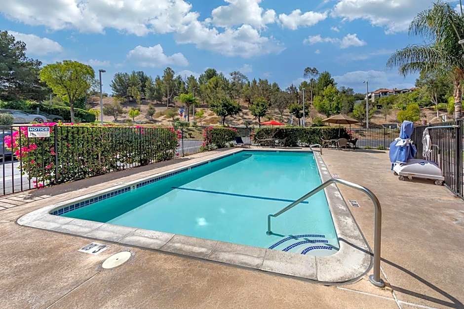 Comfort Suites Near Six Flags Magic Mountain