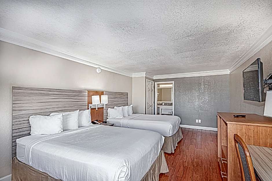 Casa Bella Inn & Suites