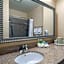 Holiday Inn Express Hotel & Suites Bakersfield Central