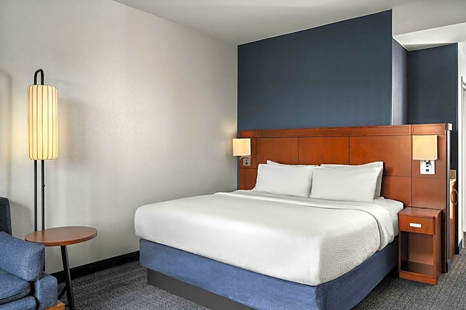 Courtyard by Marriott Evansville East