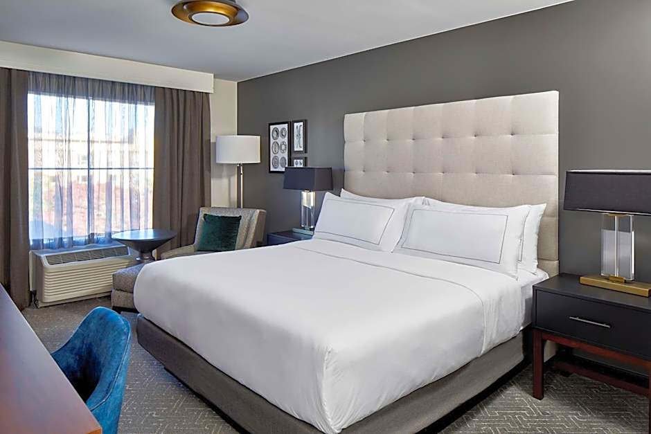 Cumberland House Knoxville, Tapestry Collection by Hilton