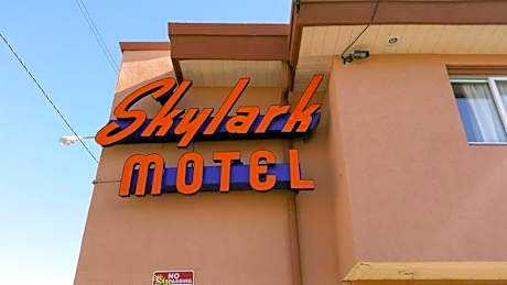 Skylark Motel