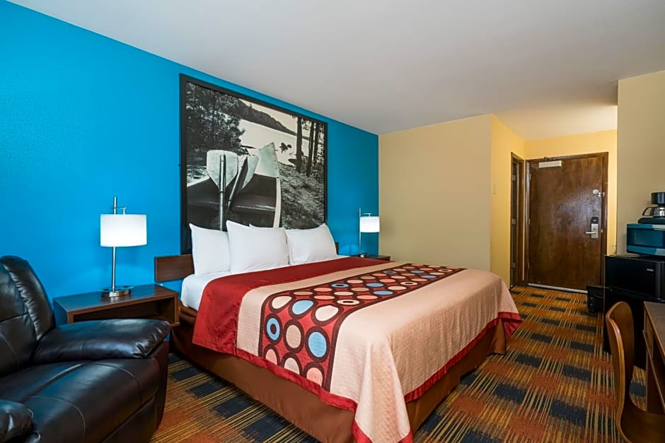 Super 8 by Wyndham Rochester Mayo Clinic Area