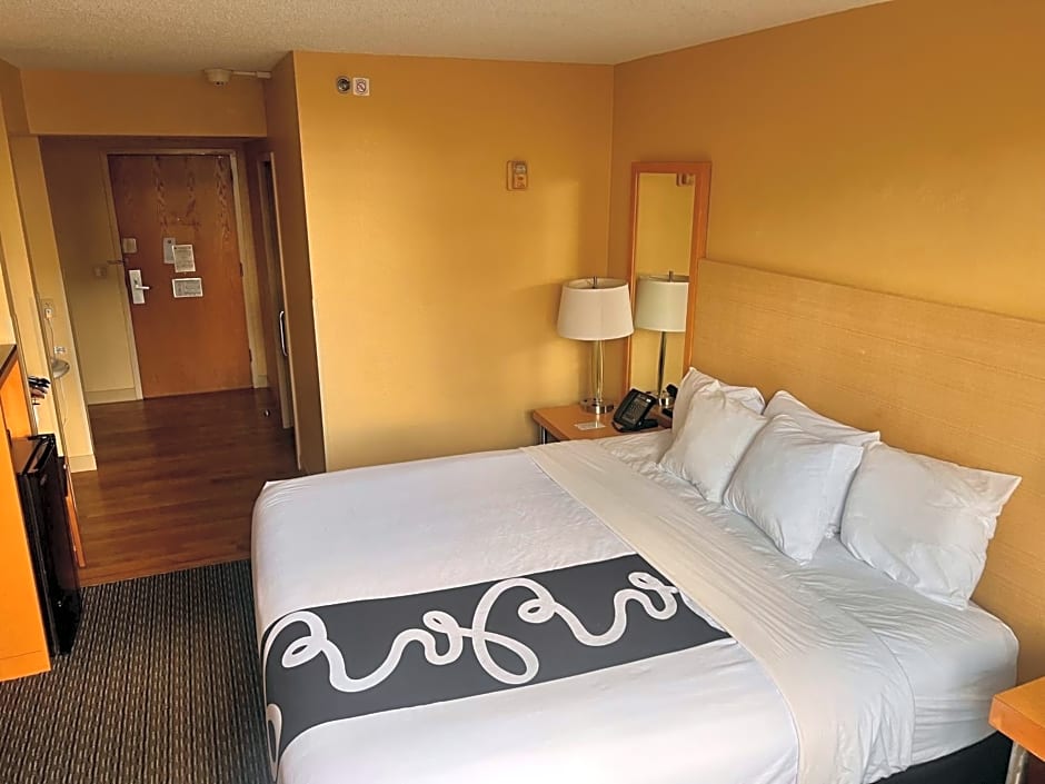 La Quinta Inn & Suites by Wyndham West Palm Beach Airport