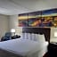 Days Inn & Suites by Wyndham Laredo