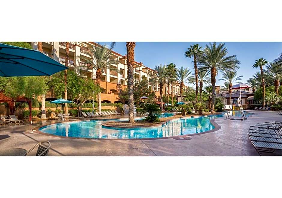 Exclusive 2BR Condo Retreat, Featuring a Lazy River - Special Offer Now!