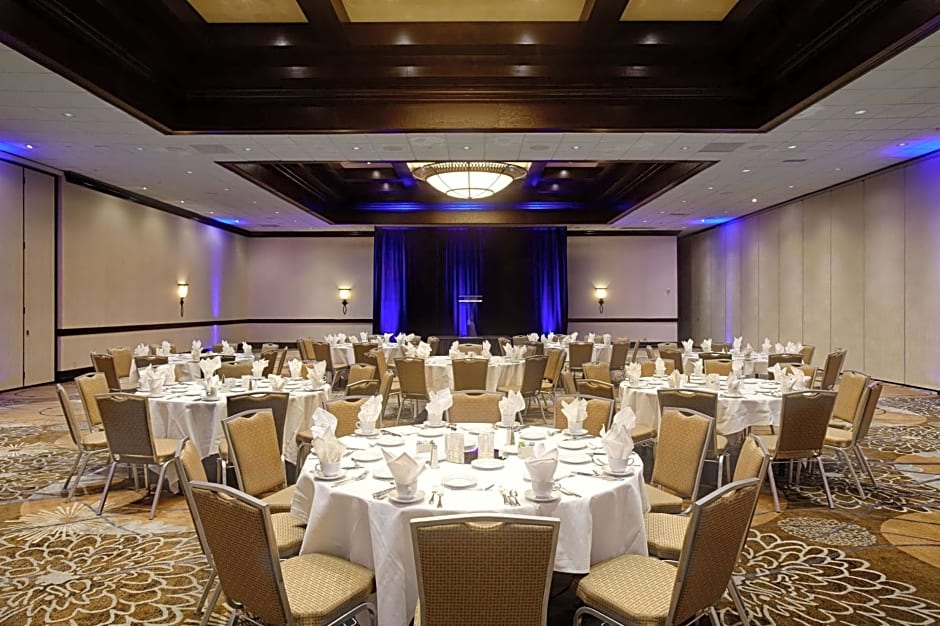 DoubleTree By Hilton Hotel Ontario Airport
