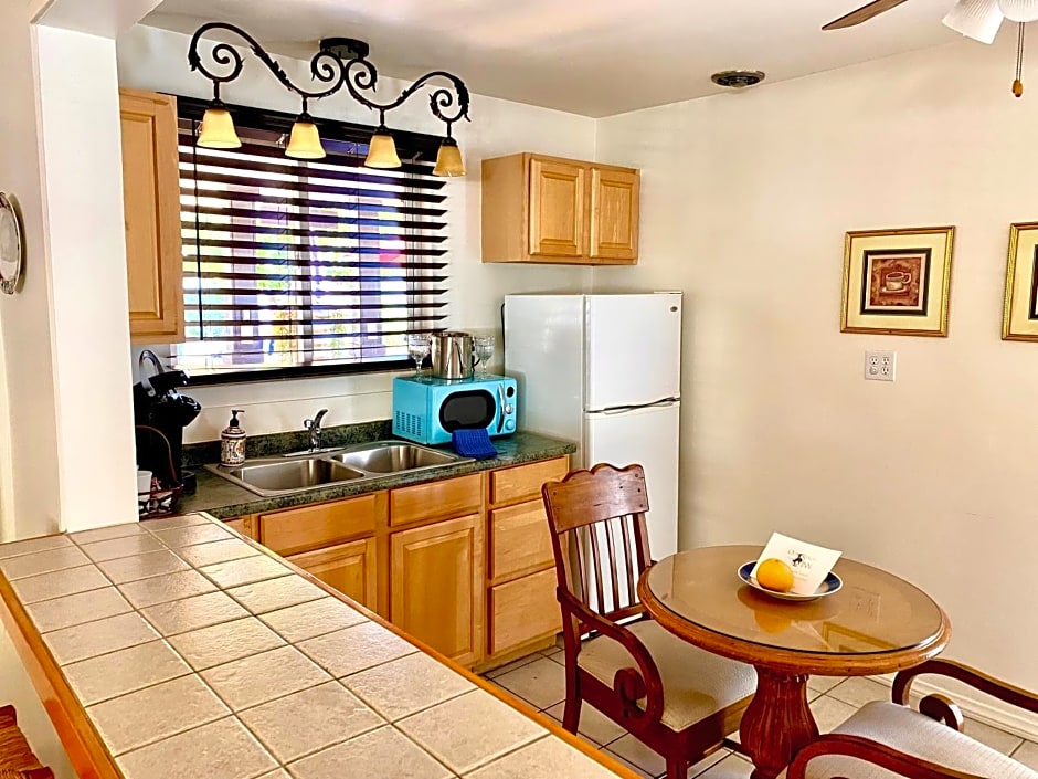 Old Ranch Inn - Adults Only 21 & Up