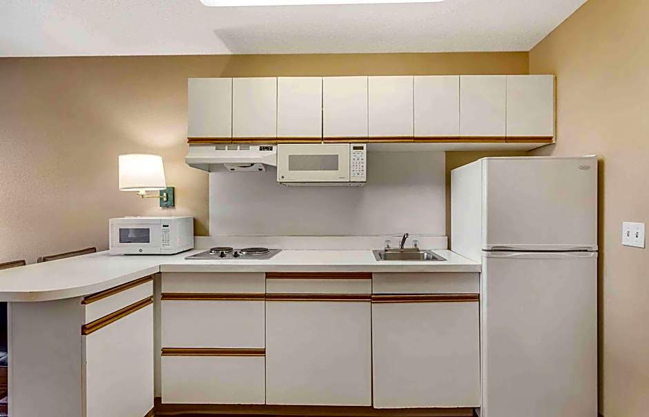 Extended Stay America Select Suites - Chicago - Naperville - East