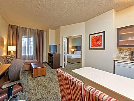 Two-Bedroom Suite with One King, Two Queen and Sofa Bed