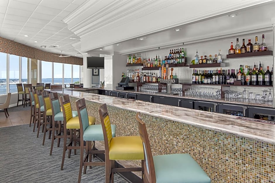 Holiday Inn Charleston-Riverview