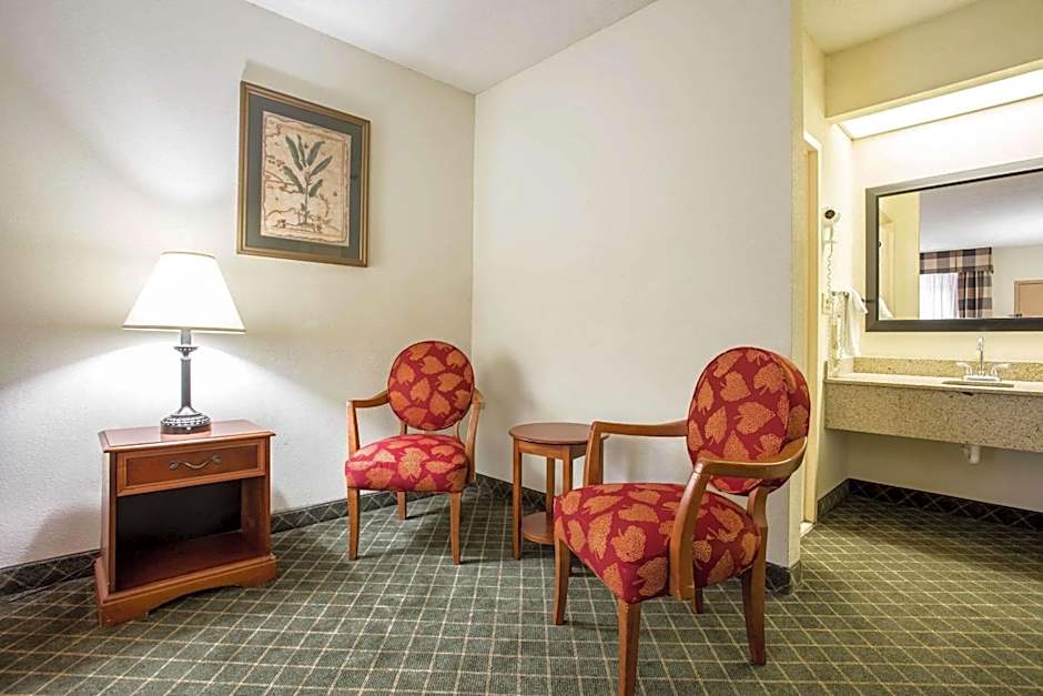 Clarion Inn & Suites Aiken South