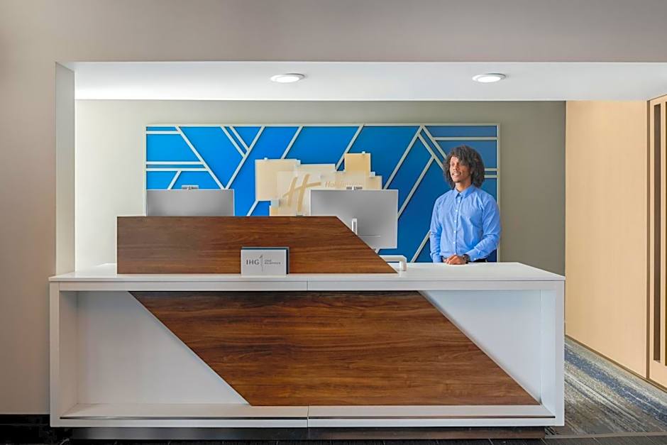 Holiday Inn Express Hotel & Suites Bentonville