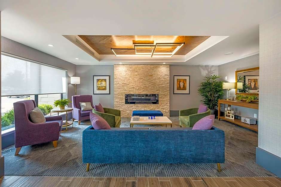 Comfort Inn & Suites