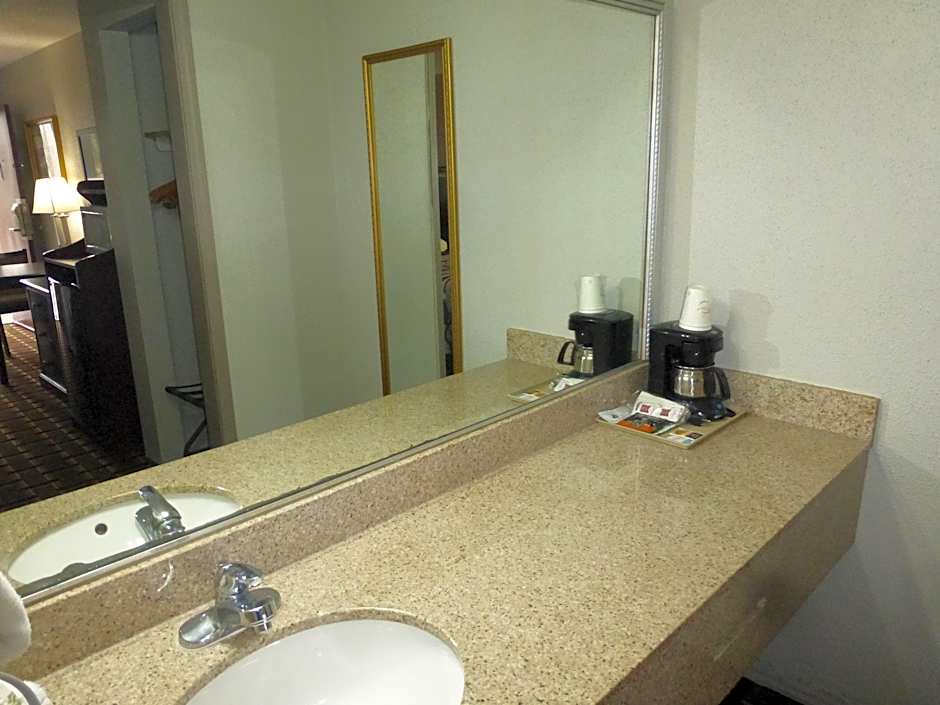 Red Roof Inn Evergreen