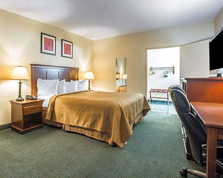 Quality Inn San Diego I-5 Naval Base