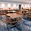 Fairfield Inn & Suites by Marriott Arlington Near Six Flags
