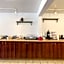 Econo Lodge Inn & Suites