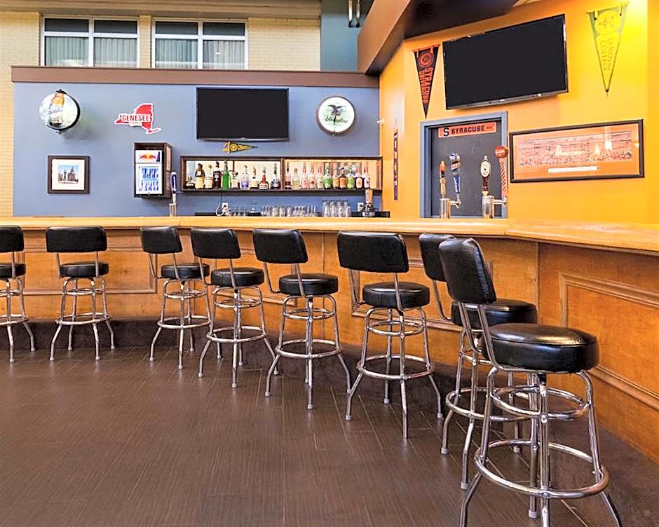 Comfort Inn & Suites Airport Syracuse
