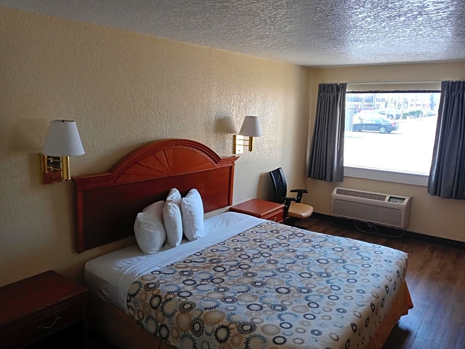 Hole Inn the Wall Hotel - Sunset Plaza - Fort Walton Beach