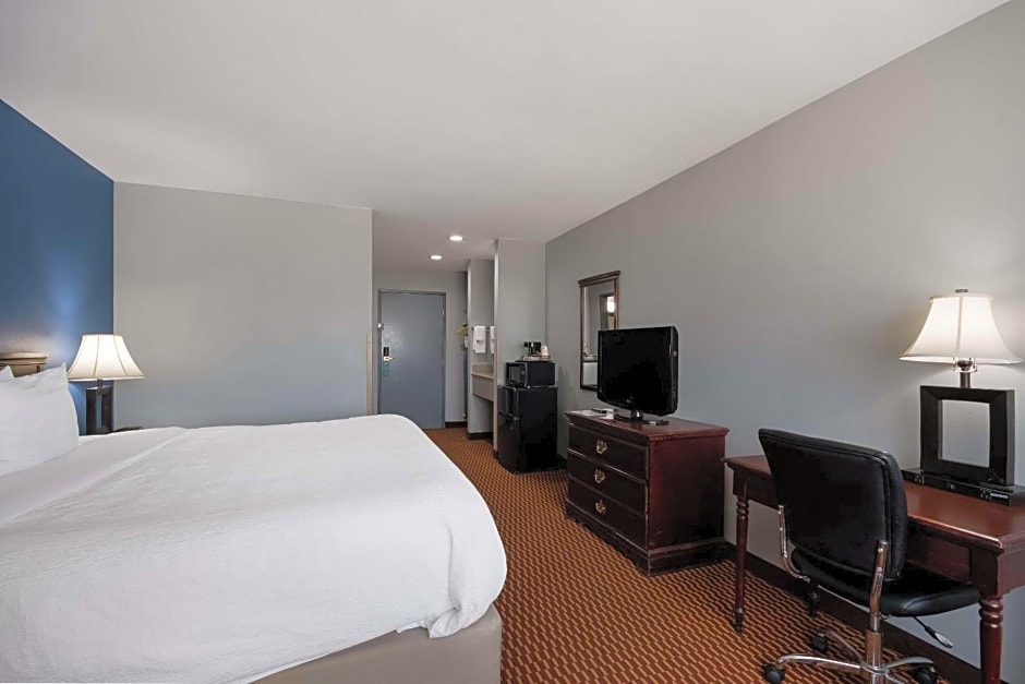 Quality Inn & Suites Oklahoma City North