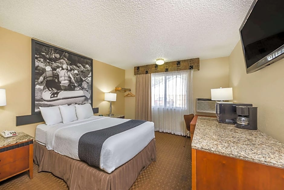 Super 8 by Wyndham Canon City