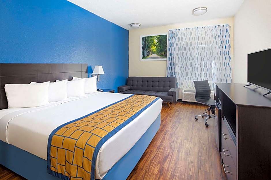 Days Inn by Wyndham Macon I-75 North