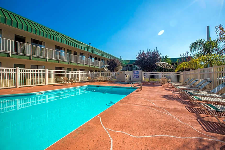University Inn Fresno