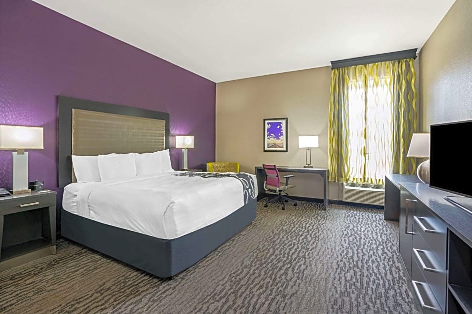 La Quinta Inn & Suites by Wyndham College Station South