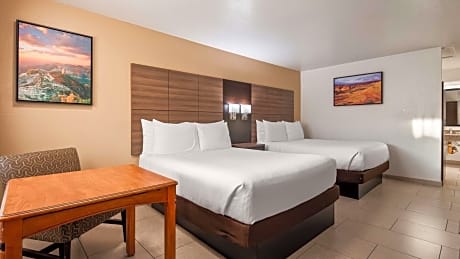 2 QUEEN BEDS,NSMK,DOWN,HI SPEED NET,COFMKR,HAIR,IRON,FULL BREAKFAST