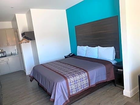 Deluxe King Suite