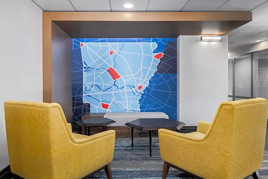 Holiday Inn Express Hotel & Suites Bentonville
