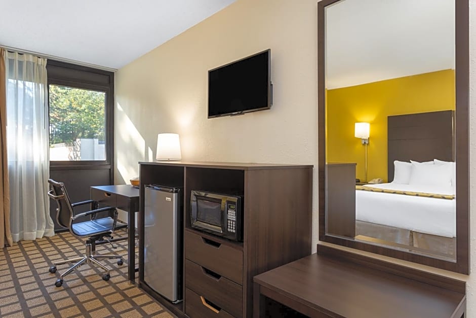 Baymont by Wyndham Queensbury/Lake George
