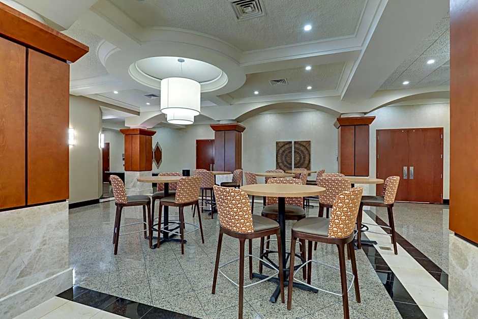 Drury Plaza Hotel Franklin