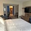 Holiday Inn Express Hotel & Suites Warrenton
