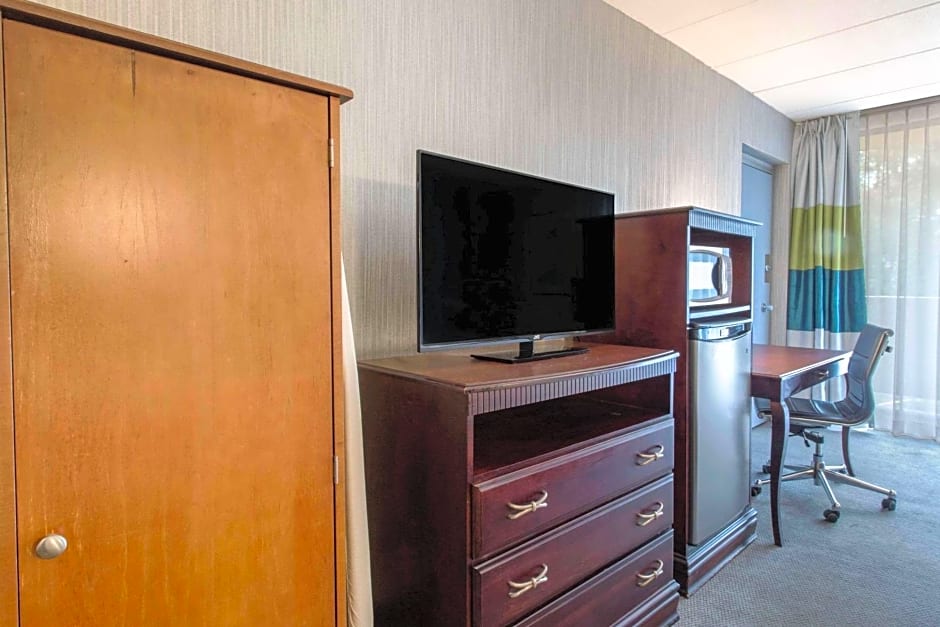 Quality Inn West Springfield