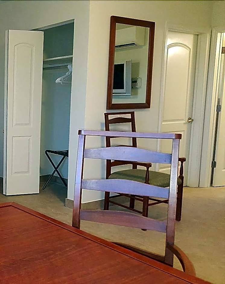 Le Cabanon Motel