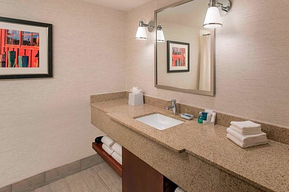 Four Points by Sheraton Boston Logan Airport Revere