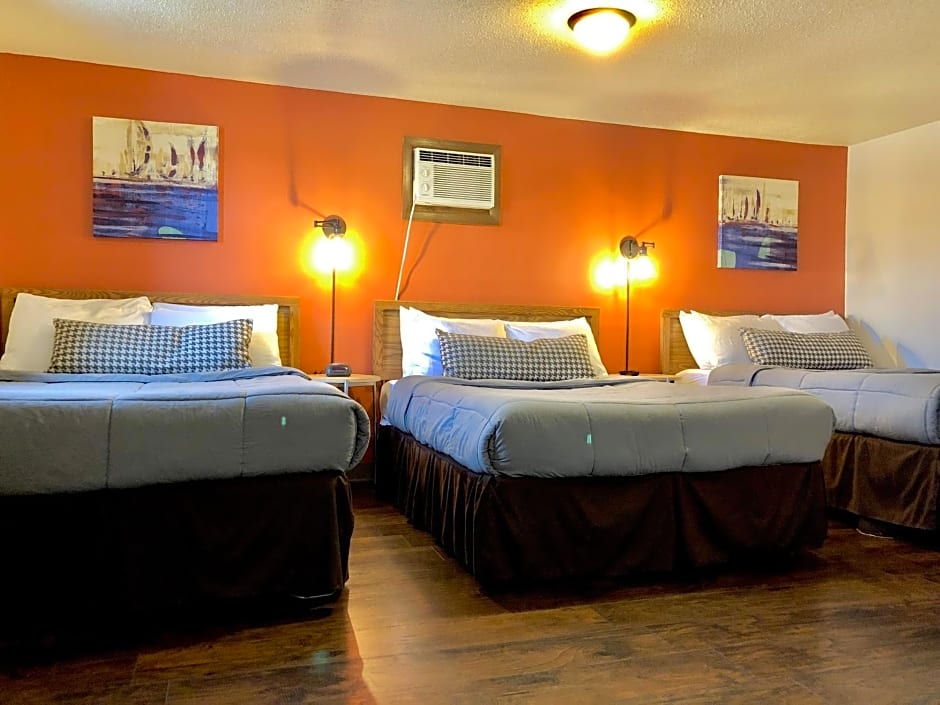 Hilltop Lodge and Cabins