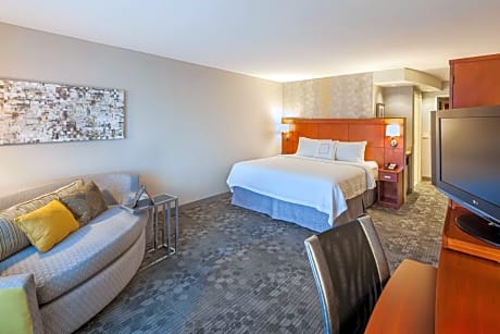 Suite King Size Bed
