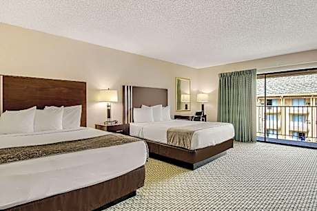 2 Queen Beds Non-smoking Accessible