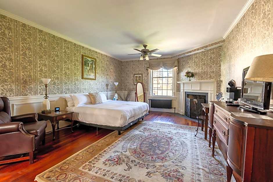 Inn On Broadway